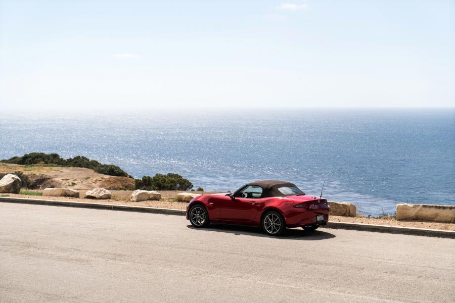  Mazda MX-5 Miata (ND) 2016 года  (NA) (фото 2 из 40)